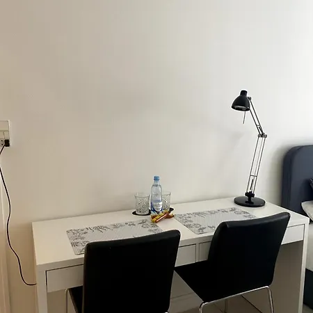 Quiet In Lively Area With Helpful Host!