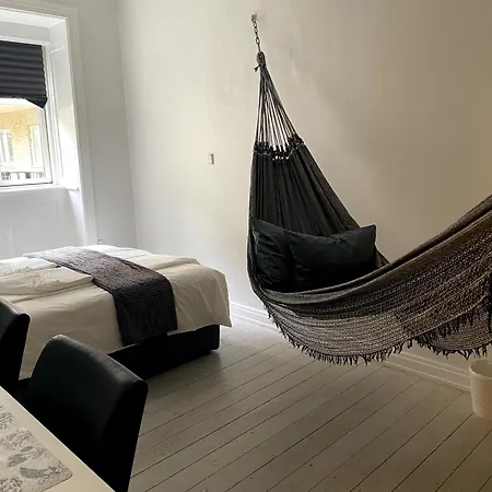 Quiet In Lively Area With Helpful Host! Homestay