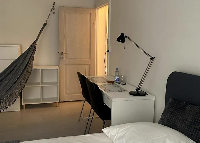 Quiet In Lively Area With Helpful Host! 民宿 *