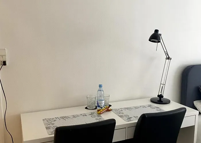 Quiet In Lively Area With Helpful Host!