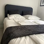 Quiet In Lively Area With Helpful Host! Accommodatie bij particulieren *