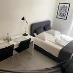 Quiet In Lively Area With Helpful Host! Privat bolig København